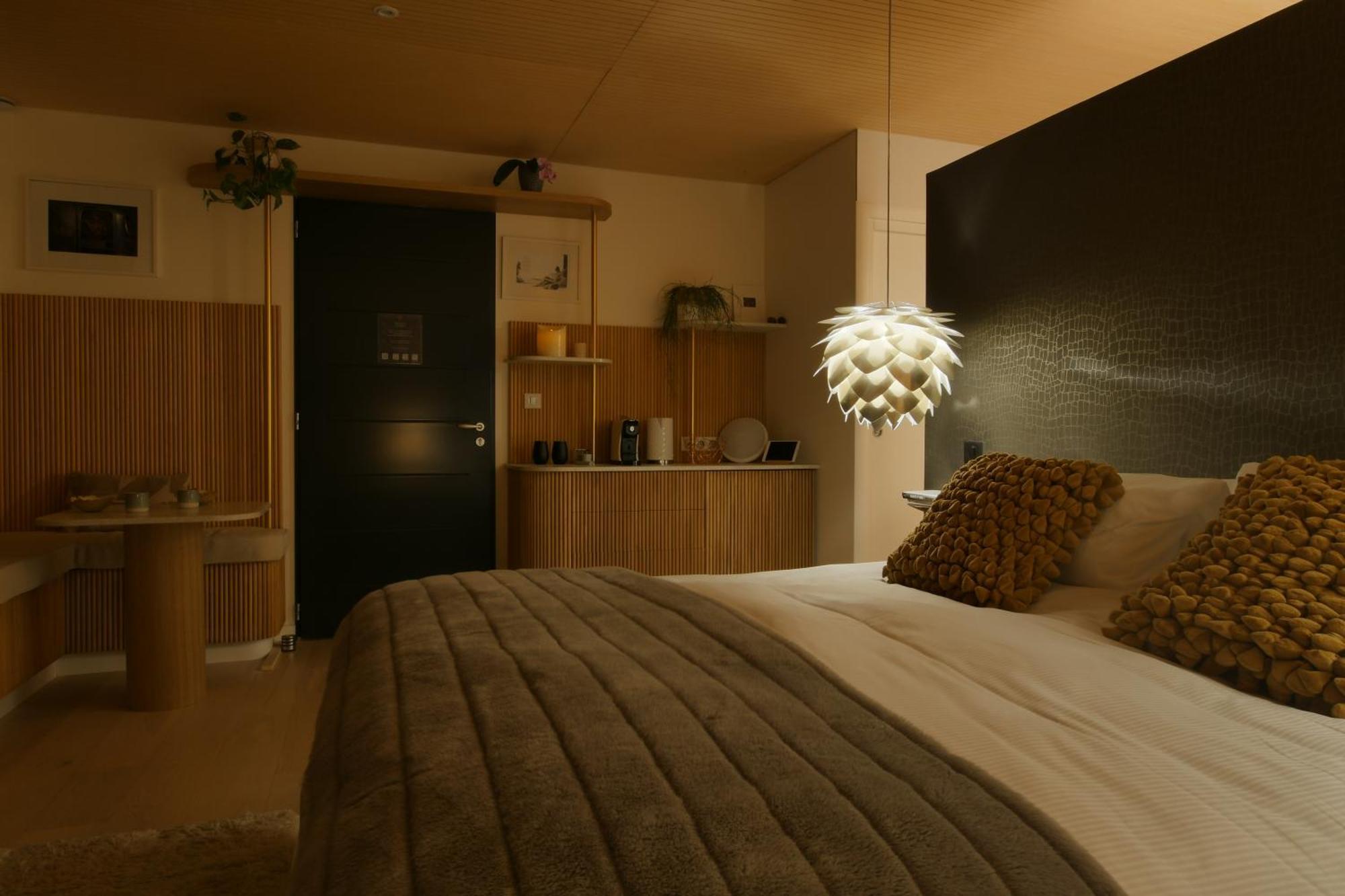 Bien Loin D'Ici Spa B&B Nîmes Eksteriør billede