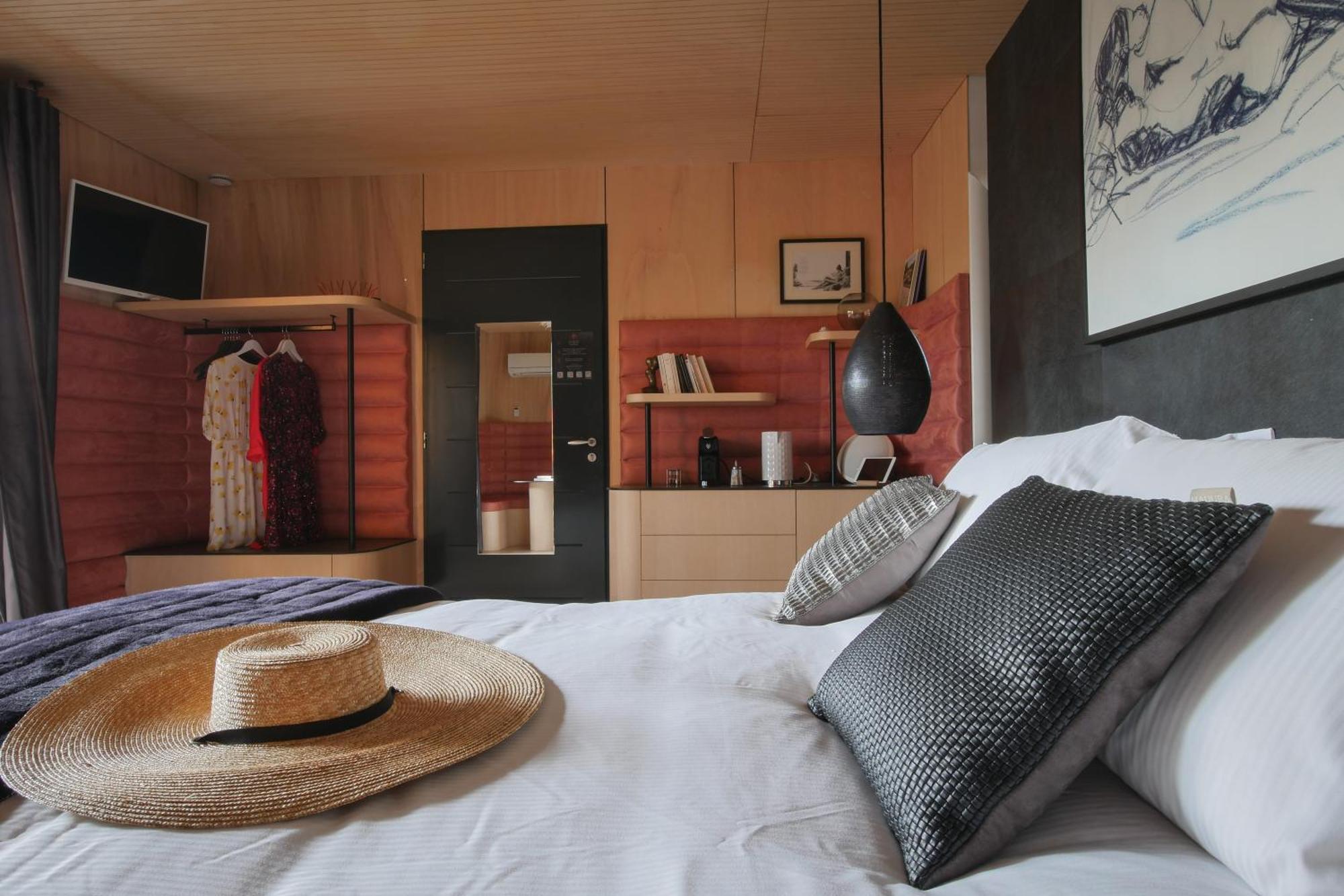 Bien Loin D'Ici Spa B&B Nîmes Eksteriør billede